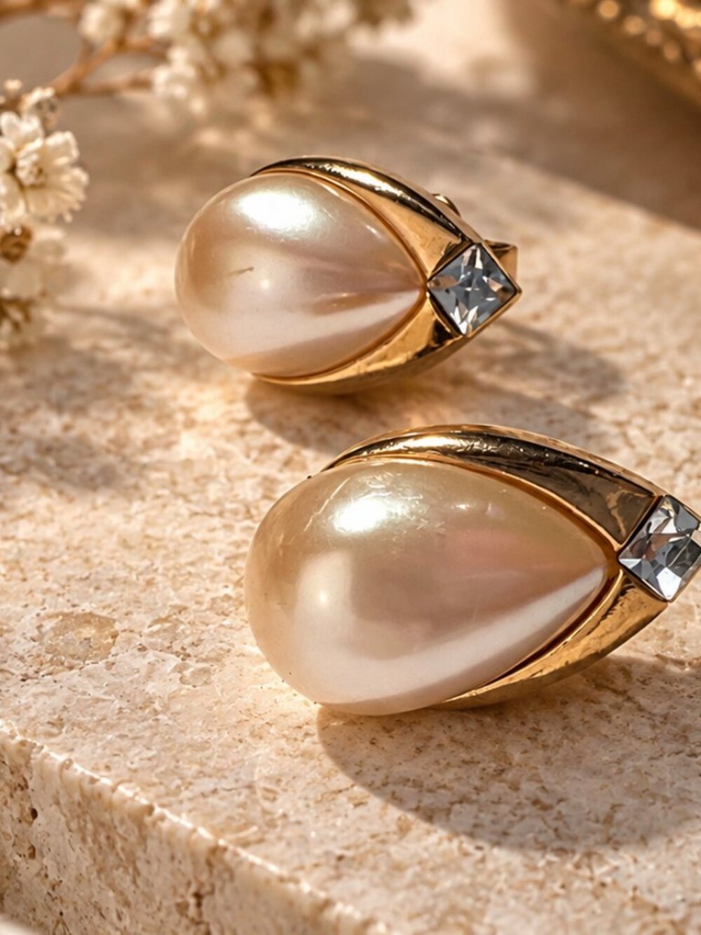 Vintage Gold Tone Faux Tear Drop Pearl & Crystal Rhinestone Clip-On Earrings